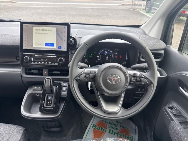 Toyota SIENTA 2025