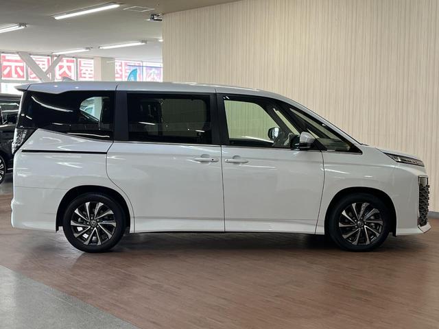 Toyota VOXY 2026