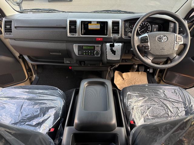 Toyota HIACE VAN 2025