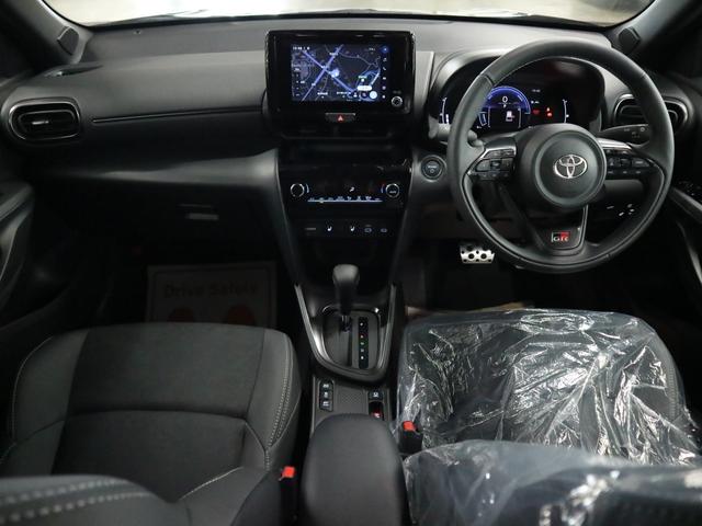 Toyota YARIS CROSS 2025