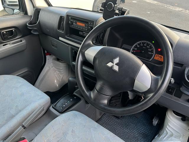 Mitsubishi MINICAB VAN 2010