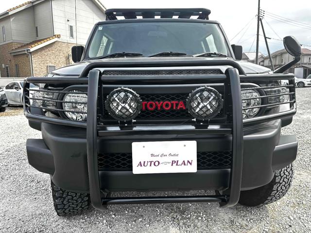 Toyota FJ CRUISER 2011